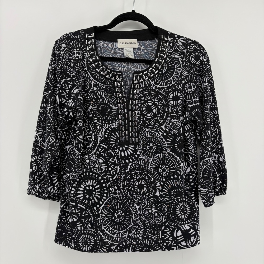 C.D. Petites Womens PS Black White Geometric Mandala‎ Studded Split Neck Blouse